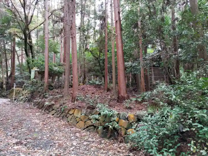 國狭槌神社の{uncategorized: "未分類", other: "その他", undefined: "問題あり", building: "その他建物", grave: "お墓", sacred_gate: "鳥居", guardian: "狛犬", statue: "像", buddha: "仏像", history: "歴史", nature: "自然", garden: "庭園", animal: "動物", pagoda: "塔", temizu: "手水舎", mountain_gate: "山門・神門", sanctuary: "本殿・本堂", subordinate: "末社・摂社", art: "芸術", scenery: "景色", jizo: "地蔵", ema: "絵馬", goshuin: "御朱印", omikuji: "おみくじ", items: "授与品その他", amulet: "お守り", goshuincho: "御朱印帳", eats: "食事", festival: "お祭り", votive_dance: "神楽", shichigosan: "七五三参", wedding: "結婚式", experience: "体験その他", initially: "初詣", around: "周辺", anti_infection: "感染症対策"}