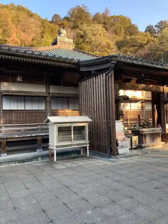 大窪寺の{uncategorized: "未分類", other: "その他", undefined: "問題あり", building: "その他建物", grave: "お墓", sacred_gate: "鳥居", guardian: "狛犬", statue: "像", buddha: "仏像", history: "歴史", nature: "自然", garden: "庭園", animal: "動物", pagoda: "塔", temizu: "手水舎", mountain_gate: "山門・神門", sanctuary: "本殿・本堂", subordinate: "末社・摂社", art: "芸術", scenery: "景色", jizo: "地蔵", ema: "絵馬", goshuin: "御朱印", omikuji: "おみくじ", items: "授与品その他", amulet: "お守り", goshuincho: "御朱印帳", eats: "食事", festival: "お祭り", votive_dance: "神楽", shichigosan: "七五三参", wedding: "結婚式", experience: "体験その他", initially: "初詣", around: "周辺", anti_infection: "感染症対策"}