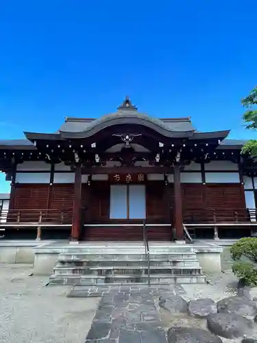 圓應寺の本殿