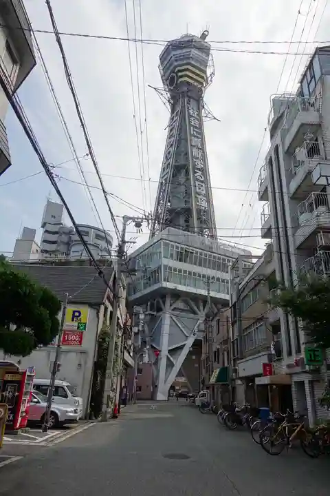 新世界稲荷神社の周辺