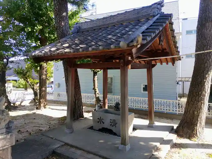 三狐神社(三孤神社)の手水舎
