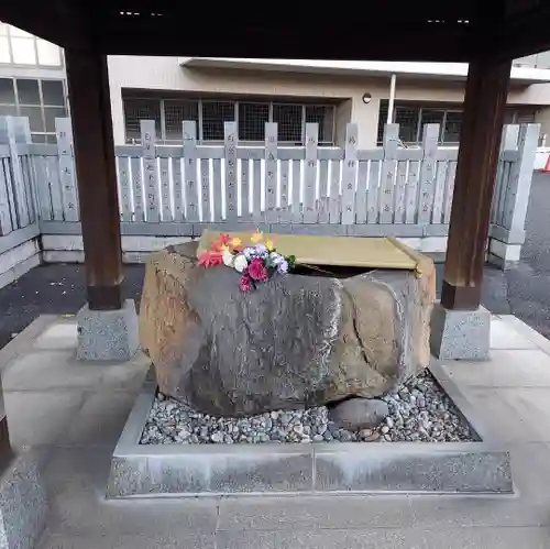 白金氷川神社の手水舎
