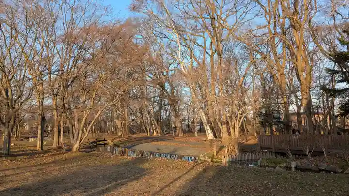 サケ神社(サケの慰霊塔)の自然