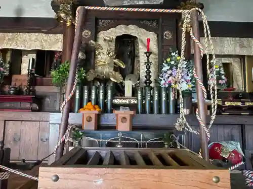 西徳寺の{uncategorized: "未分類", other: "その他", undefined: "問題あり", building: "その他建物", grave: "お墓", sacred_gate: "鳥居", guardian: "狛犬", statue: "像", buddha: "仏像", history: "歴史", nature: "自然", garden: "庭園", animal: "動物", pagoda: "塔", temizu: "手水舎", mountain_gate: "山門・神門", sanctuary: "本殿・本堂", subordinate: "末社・摂社", art: "芸術", scenery: "景色", jizo: "地蔵", ema: "絵馬", goshuin: "御朱印", omikuji: "おみくじ", items: "授与品その他", amulet: "お守り", goshuincho: "御朱印帳", eats: "食事", festival: "お祭り", votive_dance: "神楽", shichigosan: "七五三参", wedding: "結婚式", experience: "体験その他", initially: "初詣", around: "周辺", anti_infection: "感染症対策"}