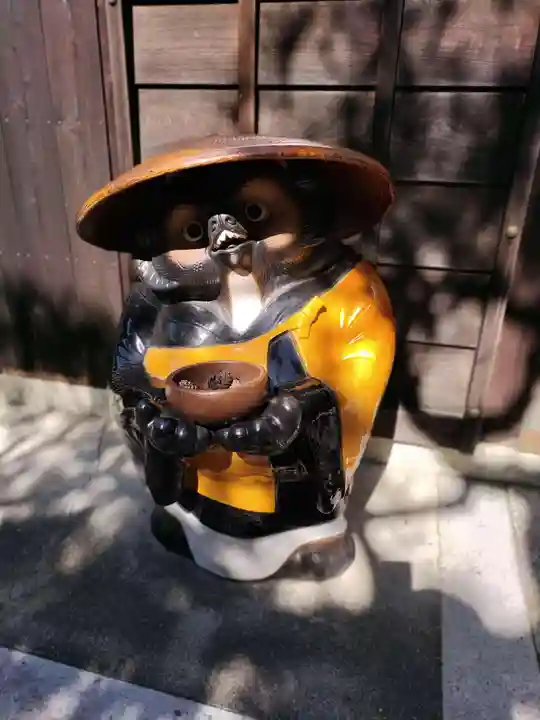 吸湖山 青岸寺の像