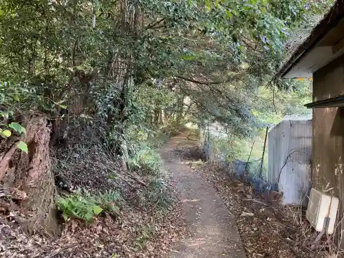 尾白稲荷神社(岐阜県)