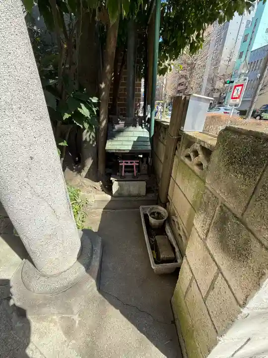 諏訪神社の{uncategorized: "未分類", other: "その他", undefined: "問題あり", building: "その他建物", grave: "お墓", sacred_gate: "鳥居", guardian: "狛犬", statue: "像", buddha: "仏像", history: "歴史", nature: "自然", garden: "庭園", animal: "動物", pagoda: "塔", temizu: "手水舎", mountain_gate: "山門・神門", sanctuary: "本殿・本堂", subordinate: "末社・摂社", art: "芸術", scenery: "景色", jizo: "地蔵", ema: "絵馬", goshuin: "御朱印", omikuji: "おみくじ", items: "授与品その他", amulet: "お守り", goshuincho: "御朱印帳", eats: "食事", festival: "お祭り", votive_dance: "神楽", shichigosan: "七五三参", wedding: "結婚式", experience: "体験その他", initially: "初詣", around: "周辺", anti_infection: "感染症対策"}