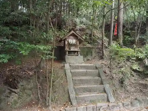 敢國神社の末社