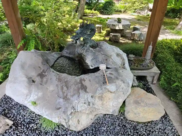 龍蟠寺の手水舎