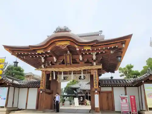 射楯兵主神社の山門