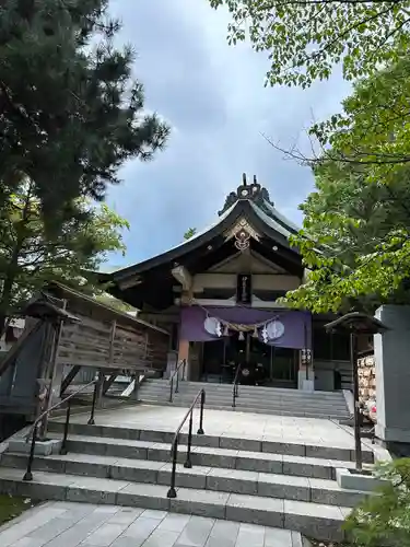 彌彦神社　(伊夜日子神社)の本殿・本堂