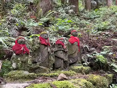 岩井堂（圓融寺境外観音堂）の地蔵