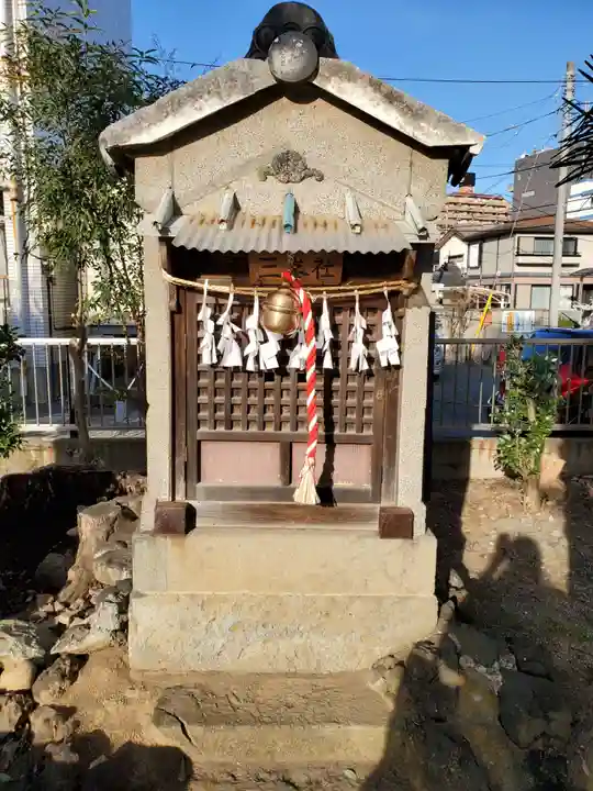六塚稲荷神社の末社・摂社