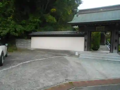 法善寺の山門・神門