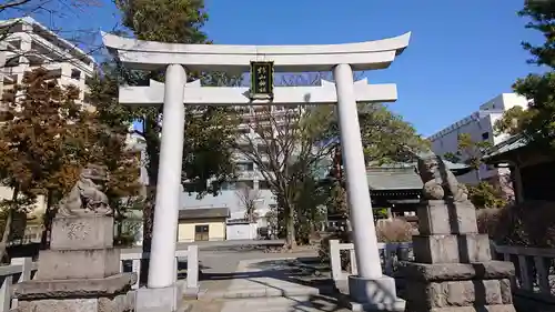 大棚・中川杉山神社の鳥居