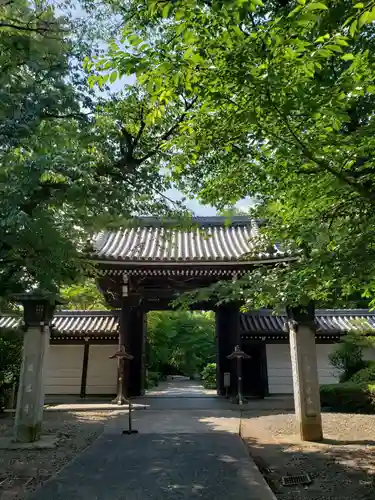 真盛寺の山門