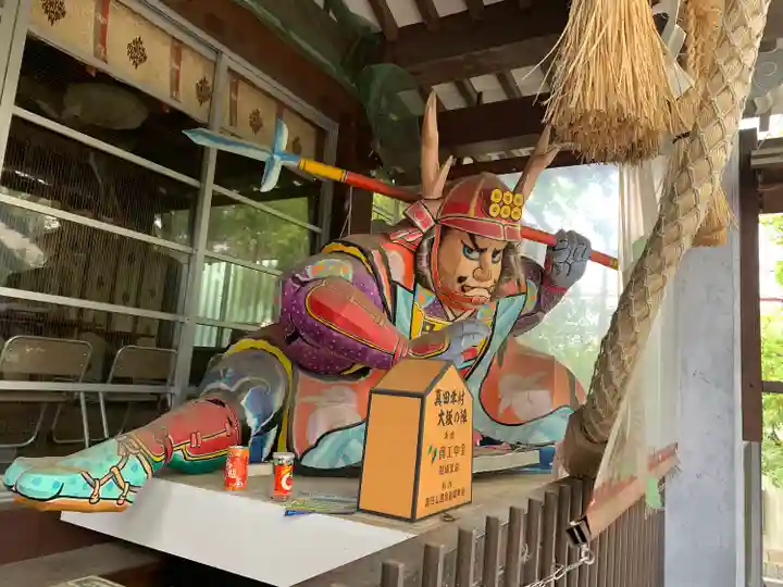 真田山 三光神社の像