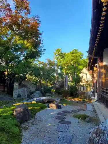 妙行寺の庭園