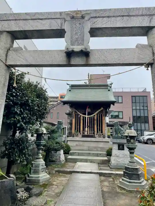 成増氷川神社の{uncategorized: "未分類", other: "その他", undefined: "問題あり", building: "その他建物", grave: "お墓", sacred_gate: "鳥居", guardian: "狛犬", statue: "像", buddha: "仏像", history: "歴史", nature: "自然", garden: "庭園", animal: "動物", pagoda: "塔", temizu: "手水舎", mountain_gate: "山門・神門", sanctuary: "本殿・本堂", subordinate: "末社・摂社", art: "芸術", scenery: "景色", jizo: "地蔵", ema: "絵馬", goshuin: "御朱印", omikuji: "おみくじ", items: "授与品その他", amulet: "お守り", goshuincho: "御朱印帳", eats: "食事", festival: "お祭り", votive_dance: "神楽", shichigosan: "七五三参", wedding: "結婚式", experience: "体験その他", initially: "初詣", around: "周辺", anti_infection: "感染症対策"}