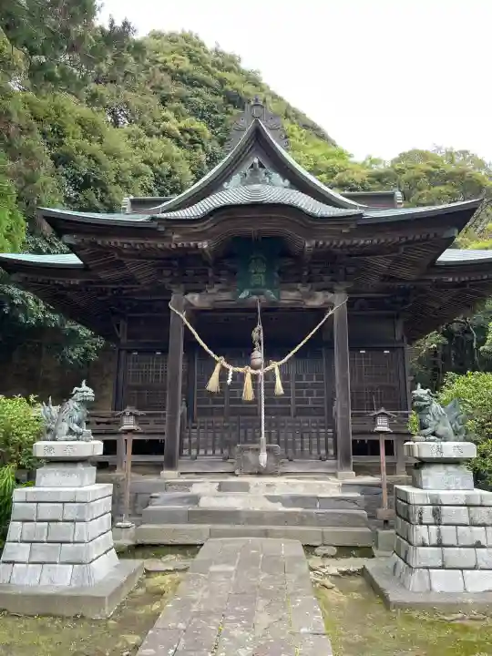 平潟八幡神社の{uncategorized: "未分類", other: "その他", undefined: "問題あり", building: "その他建物", grave: "お墓", sacred_gate: "鳥居", guardian: "狛犬", statue: "像", buddha: "仏像", history: "歴史", nature: "自然", garden: "庭園", animal: "動物", pagoda: "塔", temizu: "手水舎", mountain_gate: "山門・神門", sanctuary: "本殿・本堂", subordinate: "末社・摂社", art: "芸術", scenery: "景色", jizo: "地蔵", ema: "絵馬", goshuin: "御朱印", omikuji: "おみくじ", items: "授与品その他", amulet: "お守り", goshuincho: "御朱印帳", eats: "食事", festival: "お祭り", votive_dance: "神楽", shichigosan: "七五三参", wedding: "結婚式", experience: "体験その他", initially: "初詣", around: "周辺", anti_infection: "感染症対策"}