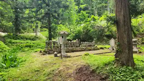 大日寺跡湯殿山神社(山形県)