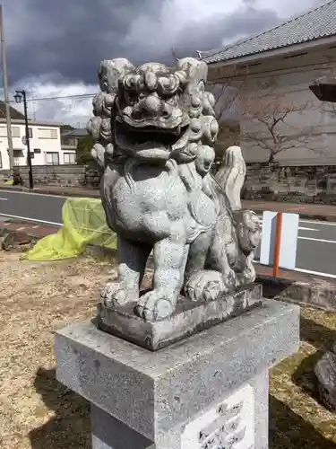 神明神社の狛犬