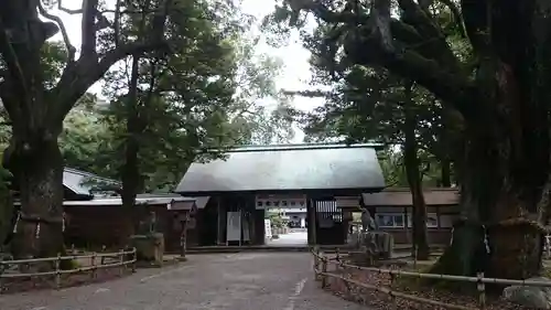 伊曽乃神社の山門