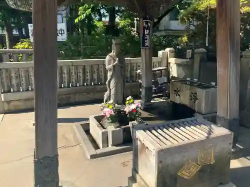 題経寺（柴又帝釈天）の{uncategorized: "未分類", other: "その他", undefined: "問題あり", building: "その他建物", grave: "お墓", sacred_gate: "鳥居", guardian: "狛犬", statue: "像", buddha: "仏像", history: "歴史", nature: "自然", garden: "庭園", animal: "動物", pagoda: "塔", temizu: "手水舎", mountain_gate: "山門・神門", sanctuary: "本殿・本堂", subordinate: "末社・摂社", art: "芸術", scenery: "景色", jizo: "地蔵", ema: "絵馬", goshuin: "御朱印", omikuji: "おみくじ", items: "授与品その他", amulet: "お守り", goshuincho: "御朱印帳", eats: "食事", festival: "お祭り", votive_dance: "神楽", shichigosan: "七五三参", wedding: "結婚式", experience: "体験その他", initially: "初詣", around: "周辺", anti_infection: "感染症対策"}
