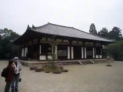 秋篠寺の本殿・本堂