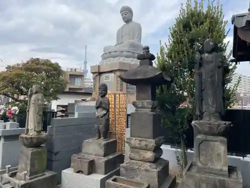 常光寺の{uncategorized: "未分類", other: "その他", undefined: "問題あり", building: "その他建物", grave: "お墓", sacred_gate: "鳥居", guardian: "狛犬", statue: "像", buddha: "仏像", history: "歴史", nature: "自然", garden: "庭園", animal: "動物", pagoda: "塔", temizu: "手水舎", mountain_gate: "山門・神門", sanctuary: "本殿・本堂", subordinate: "末社・摂社", art: "芸術", scenery: "景色", jizo: "地蔵", ema: "絵馬", goshuin: "御朱印", omikuji: "おみくじ", items: "授与品その他", amulet: "お守り", goshuincho: "御朱印帳", eats: "食事", festival: "お祭り", votive_dance: "神楽", shichigosan: "七五三参", wedding: "結婚式", experience: "体験その他", initially: "初詣", around: "周辺", anti_infection: "感染症対策"}