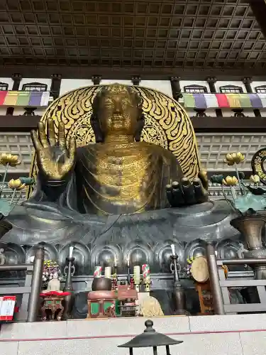 清大寺(越前大仏)の{uncategorized: "未分類", other: "その他", undefined: "問題あり", building: "その他建物", grave: "お墓", sacred_gate: "鳥居", guardian: "狛犬", statue: "像", buddha: "仏像", history: "歴史", nature: "自然", garden: "庭園", animal: "動物", pagoda: "塔", temizu: "手水舎", mountain_gate: "山門・神門", sanctuary: "本殿・本堂", subordinate: "末社・摂社", art: "芸術", scenery: "景色", jizo: "地蔵", ema: "絵馬", goshuin: "御朱印", omikuji: "おみくじ", items: "授与品その他", amulet: "お守り", goshuincho: "御朱印帳", eats: "食事", festival: "お祭り", votive_dance: "神楽", shichigosan: "七五三参", wedding: "結婚式", experience: "体験その他", initially: "初詣", around: "周辺", anti_infection: "感染症対策"}
