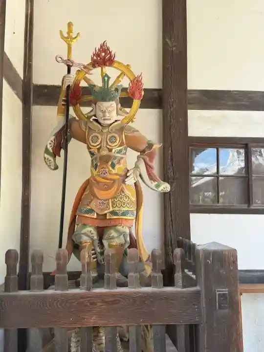 叡福寺の{uncategorized: "未分類", other: "その他", undefined: "問題あり", building: "その他建物", grave: "お墓", sacred_gate: "鳥居", guardian: "狛犬", statue: "像", buddha: "仏像", history: "歴史", nature: "自然", garden: "庭園", animal: "動物", pagoda: "塔", temizu: "手水舎", mountain_gate: "山門・神門", sanctuary: "本殿・本堂", subordinate: "末社・摂社", art: "芸術", scenery: "景色", jizo: "地蔵", ema: "絵馬", goshuin: "御朱印", omikuji: "おみくじ", items: "授与品その他", amulet: "お守り", goshuincho: "御朱印帳", eats: "食事", festival: "お祭り", votive_dance: "神楽", shichigosan: "七五三参", wedding: "結婚式", experience: "体験その他", initially: "初詣", around: "周辺", anti_infection: "感染症対策"}