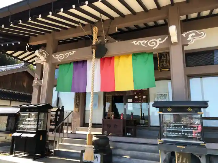 弥勒寺の本殿・本堂