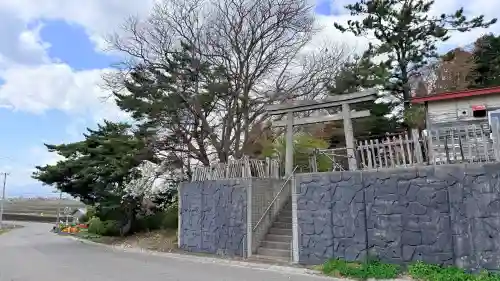 福田稲荷神社の{uncategorized: "未分類", other: "その他", undefined: "問題あり", building: "その他建物", grave: "お墓", sacred_gate: "鳥居", guardian: "狛犬", statue: "像", buddha: "仏像", history: "歴史", nature: "自然", garden: "庭園", animal: "動物", pagoda: "塔", temizu: "手水舎", mountain_gate: "山門・神門", sanctuary: "本殿・本堂", subordinate: "末社・摂社", art: "芸術", scenery: "景色", jizo: "地蔵", ema: "絵馬", goshuin: "御朱印", omikuji: "おみくじ", items: "授与品その他", amulet: "お守り", goshuincho: "御朱印帳", eats: "食事", festival: "お祭り", votive_dance: "神楽", shichigosan: "七五三参", wedding: "結婚式", experience: "体験その他", initially: "初詣", around: "周辺", anti_infection: "感染症対策"}