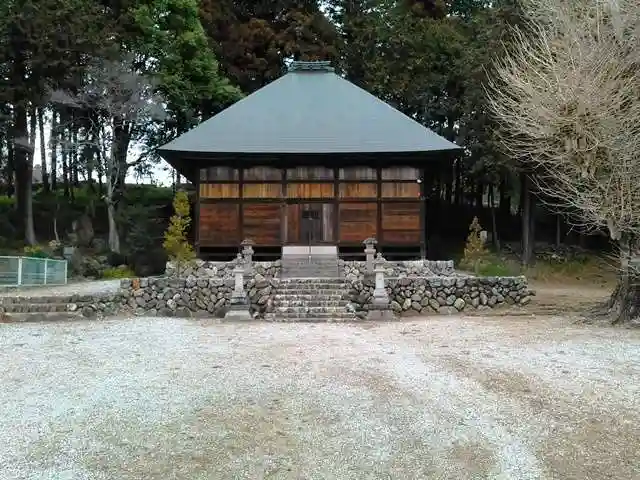 安楽寺の本殿・本堂