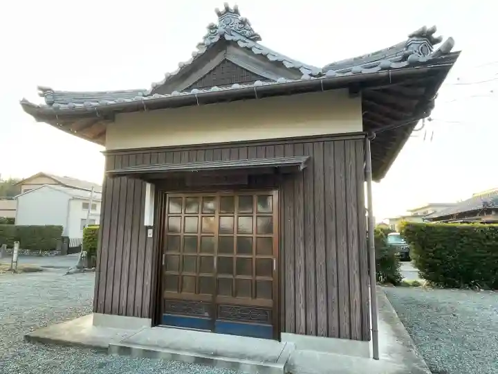 毘沙門寺の{uncategorized: "未分類", other: "その他", undefined: "問題あり", building: "その他建物", grave: "お墓", sacred_gate: "鳥居", guardian: "狛犬", statue: "像", buddha: "仏像", history: "歴史", nature: "自然", garden: "庭園", animal: "動物", pagoda: "塔", temizu: "手水舎", mountain_gate: "山門・神門", sanctuary: "本殿・本堂", subordinate: "末社・摂社", art: "芸術", scenery: "景色", jizo: "地蔵", ema: "絵馬", goshuin: "御朱印", omikuji: "おみくじ", items: "授与品その他", amulet: "お守り", goshuincho: "御朱印帳", eats: "食事", festival: "お祭り", votive_dance: "神楽", shichigosan: "七五三参", wedding: "結婚式", experience: "体験その他", initially: "初詣", around: "周辺", anti_infection: "感染症対策"}
