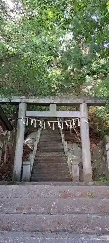 天照御祖神社の{uncategorized: "未分類", other: "その他", undefined: "問題あり", building: "その他建物", grave: "お墓", sacred_gate: "鳥居", guardian: "狛犬", statue: "像", buddha: "仏像", history: "歴史", nature: "自然", garden: "庭園", animal: "動物", pagoda: "塔", temizu: "手水舎", mountain_gate: "山門・神門", sanctuary: "本殿・本堂", subordinate: "末社・摂社", art: "芸術", scenery: "景色", jizo: "地蔵", ema: "絵馬", goshuin: "御朱印", omikuji: "おみくじ", items: "授与品その他", amulet: "お守り", goshuincho: "御朱印帳", eats: "食事", festival: "お祭り", votive_dance: "神楽", shichigosan: "七五三参", wedding: "結婚式", experience: "体験その他", initially: "初詣", around: "周辺", anti_infection: "感染症対策"}