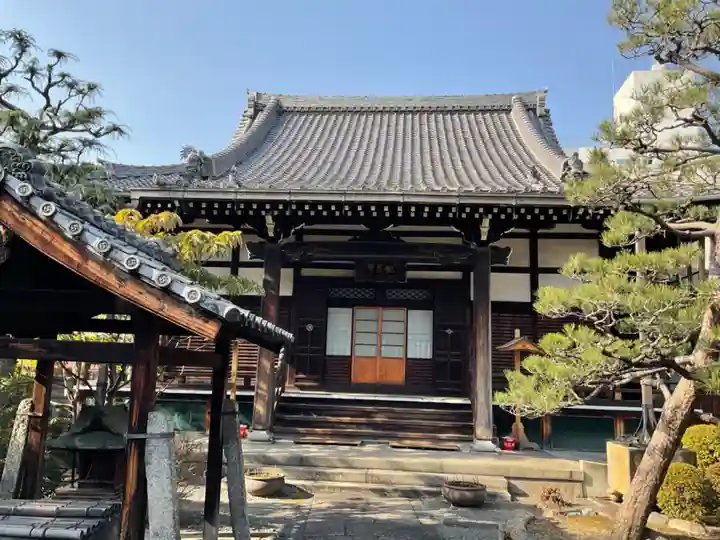 西蓮寺の本殿・本堂