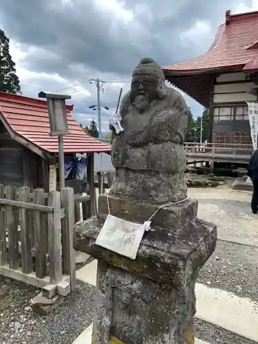 奥富士出雲神社の像