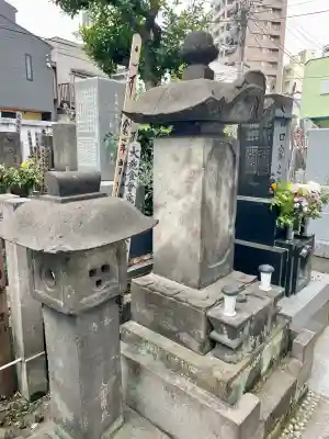 正洞院の{uncategorized: "未分類", other: "その他", undefined: "問題あり", building: "その他建物", grave: "お墓", sacred_gate: "鳥居", guardian: "狛犬", statue: "像", buddha: "仏像", history: "歴史", nature: "自然", garden: "庭園", animal: "動物", pagoda: "塔", temizu: "手水舎", mountain_gate: "山門・神門", sanctuary: "本殿・本堂", subordinate: "末社・摂社", art: "芸術", scenery: "景色", jizo: "地蔵", ema: "絵馬", goshuin: "御朱印", omikuji: "おみくじ", items: "授与品その他", amulet: "お守り", goshuincho: "御朱印帳", eats: "食事", festival: "お祭り", votive_dance: "神楽", shichigosan: "七五三参", wedding: "結婚式", experience: "体験その他", initially: "初詣", around: "周辺", anti_infection: "感染症対策"}