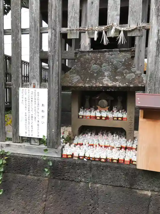 出世稻荷神社の末社・摂社