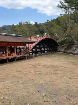 厳島神社の{uncategorized: "未分類", other: "その他", undefined: "問題あり", building: "その他建物", grave: "お墓", sacred_gate: "鳥居", guardian: "狛犬", statue: "像", buddha: "仏像", history: "歴史", nature: "自然", garden: "庭園", animal: "動物", pagoda: "塔", temizu: "手水舎", mountain_gate: "山門・神門", sanctuary: "本殿・本堂", subordinate: "末社・摂社", art: "芸術", scenery: "景色", jizo: "地蔵", ema: "絵馬", goshuin: "御朱印", omikuji: "おみくじ", items: "授与品その他", amulet: "お守り", goshuincho: "御朱印帳", eats: "食事", festival: "お祭り", votive_dance: "神楽", shichigosan: "七五三参", wedding: "結婚式", experience: "体験その他", initially: "初詣", around: "周辺", anti_infection: "感染症対策"}