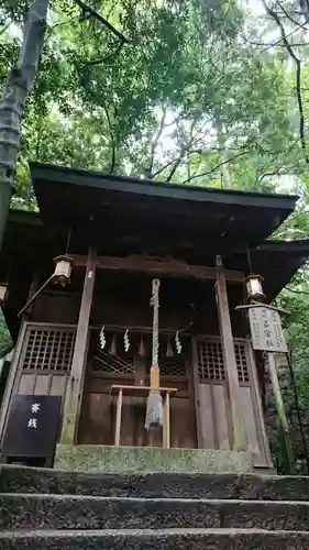 枚岡神社の末社・摂社