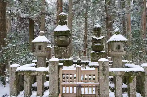 高野山金剛峯寺奥の院のお墓