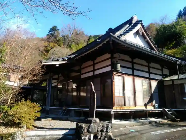 本泉寺の本殿・本堂