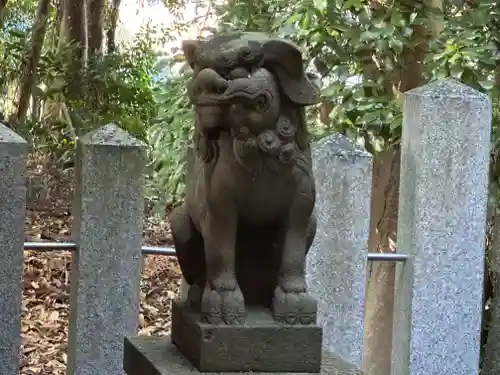 畝尾都多本神社の狛犬
