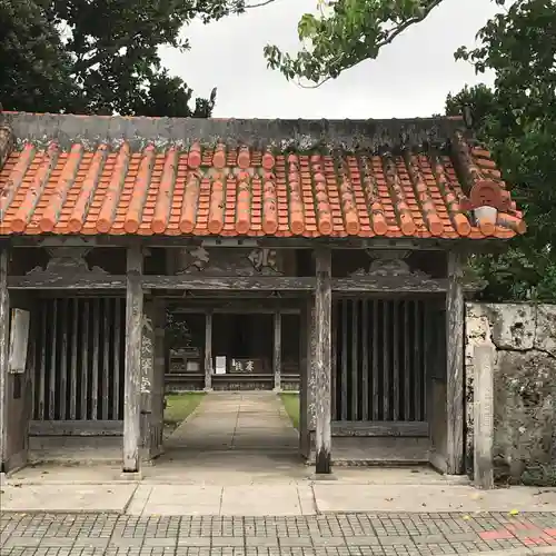 桃林寺の山門