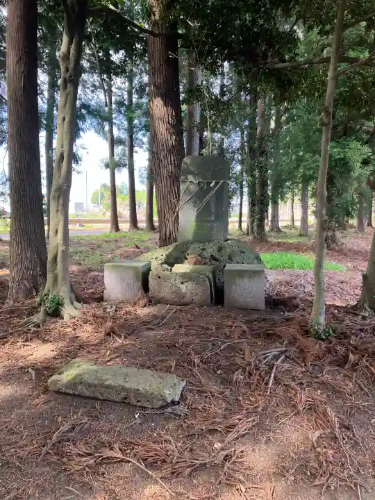 下蒲生蒲生神社の{uncategorized: "未分類", other: "その他", undefined: "問題あり", building: "その他建物", grave: "お墓", sacred_gate: "鳥居", guardian: "狛犬", statue: "像", buddha: "仏像", history: "歴史", nature: "自然", garden: "庭園", animal: "動物", pagoda: "塔", temizu: "手水舎", mountain_gate: "山門・神門", sanctuary: "本殿・本堂", subordinate: "末社・摂社", art: "芸術", scenery: "景色", jizo: "地蔵", ema: "絵馬", goshuin: "御朱印", omikuji: "おみくじ", items: "授与品その他", amulet: "お守り", goshuincho: "御朱印帳", eats: "食事", festival: "お祭り", votive_dance: "神楽", shichigosan: "七五三参", wedding: "結婚式", experience: "体験その他", initially: "初詣", around: "周辺", anti_infection: "感染症対策"}