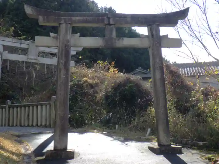 出世稲荷神社の鳥居