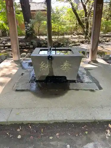 大井俣窪八幡神社の手水舎